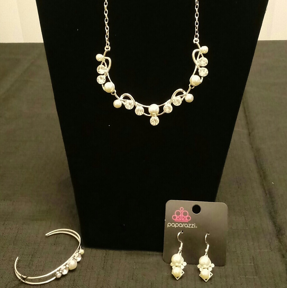 Jewelry - Picture 7 of 8